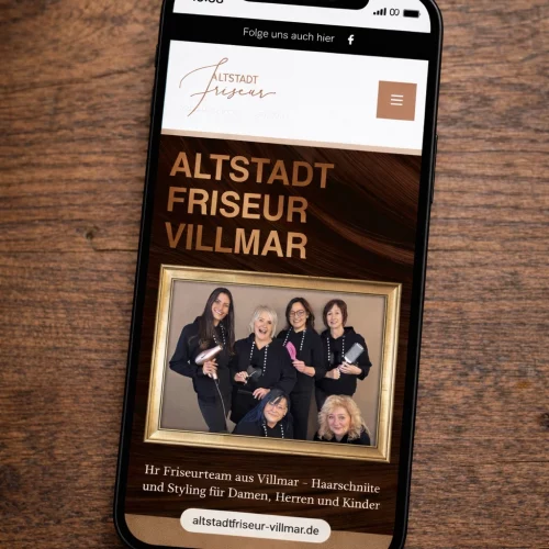 Bild Webseite Altstadtfriseur in Smartphone